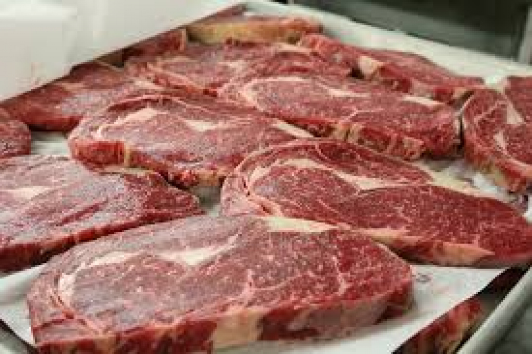 Polské maso se salmonelou směřovalo i do kraje. Bylo ve školách, nemocnici i restauracích