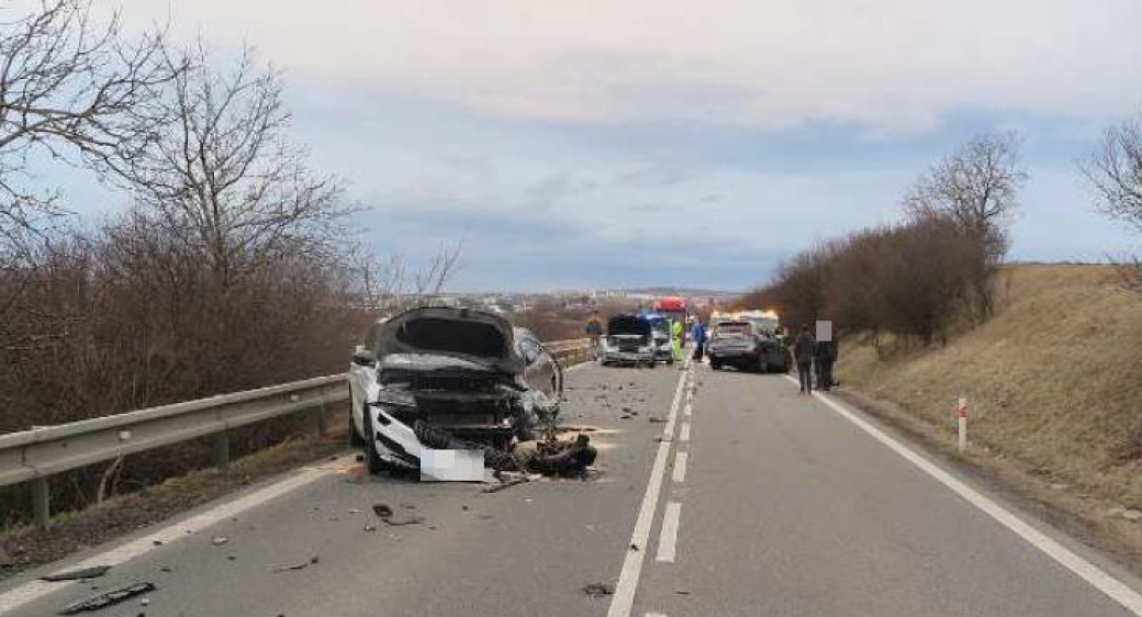 Hromadná nehoda si vyžádala zranění dvou řidičů