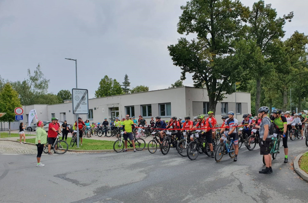 Více než stovka cyklistů dorazila na akci se symbolickým názvem Jedu na krev