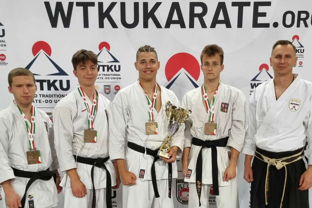 Mimořádně úspěšný podzim zlínských karatistů! Na dvou evropských šampionátech získali závodníci Akademie karate Zlín šest medailí