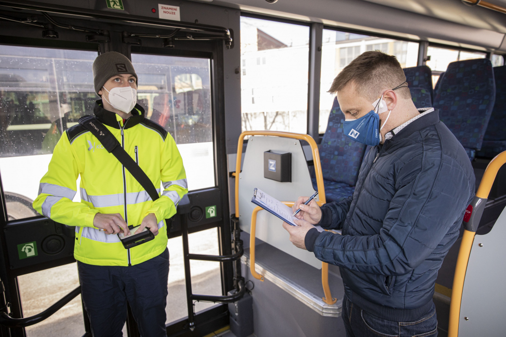 Na pěti místech v kraji se uskutečnila kontrola vozidel autobusových i železničních dopravců 