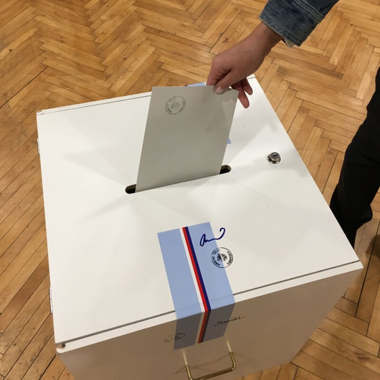 Krajský úřad zaregistroval celkem 21 politických uskupení, která se budou ucházet o hlasy voličů v parlamentních volbách