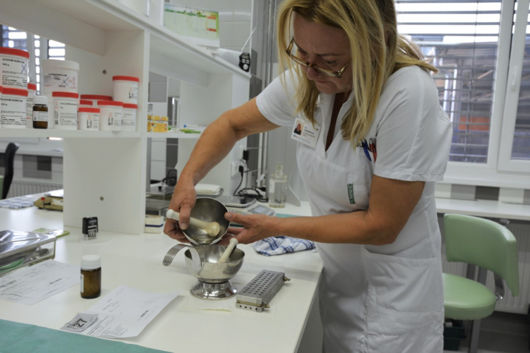 Lékárna Uherskohradišťské nemocnice nabízí svým zákazníkům alternativy k nedostupným léčivům
