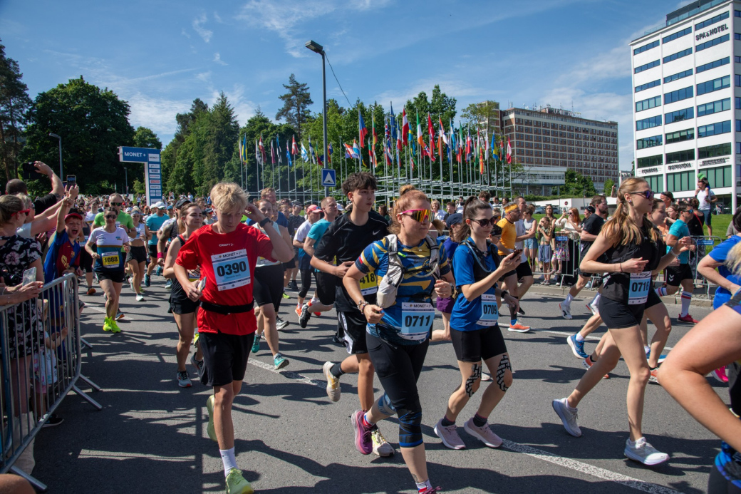 Festivalový půlmaraton ve Zlíně přivítal rekordní množství běžců. Vítězi jsou Kennedy Kipkemoi Rono a Chelangat Sang z Keni