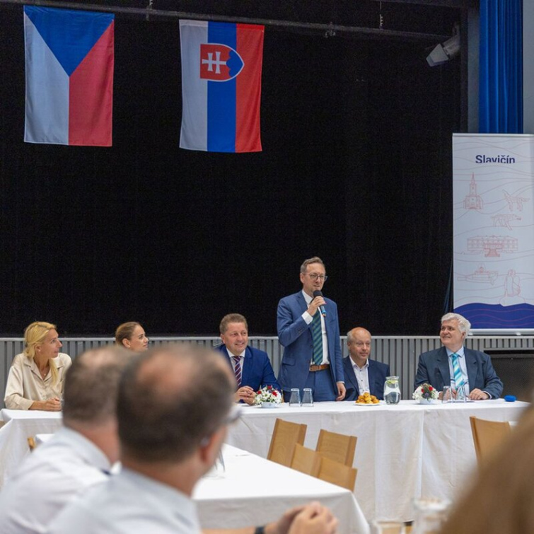 Česko-slovenská mezivládní komise pro přeshraniční spolupráci jednala ve Slavičíně