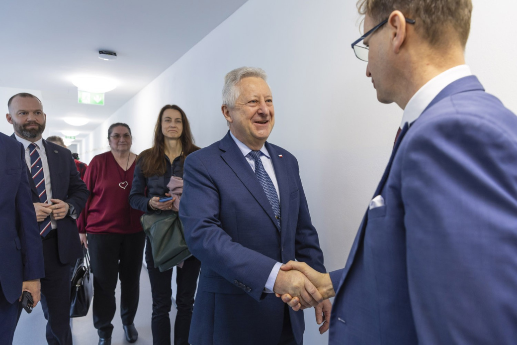Návštěva ministra obrany v Uherském Brodě potvrdila význam technického vzdělávání ve Zlínském kraji