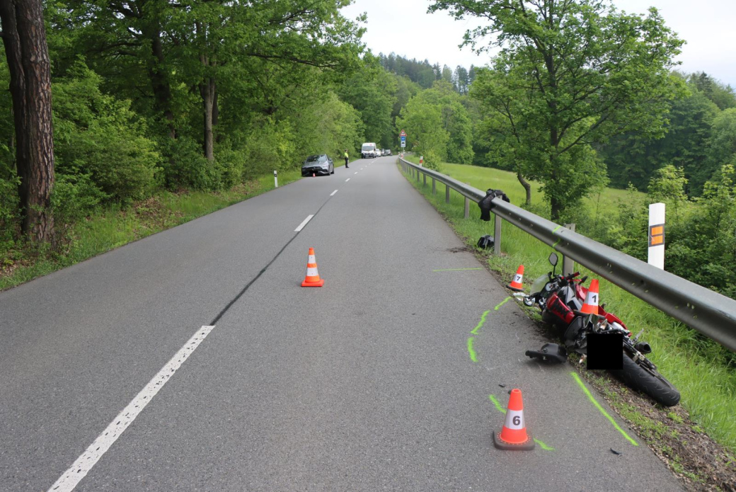 Motocyklista havaroval u Petrůvky na Zlínsku. Skončil v nemocnici