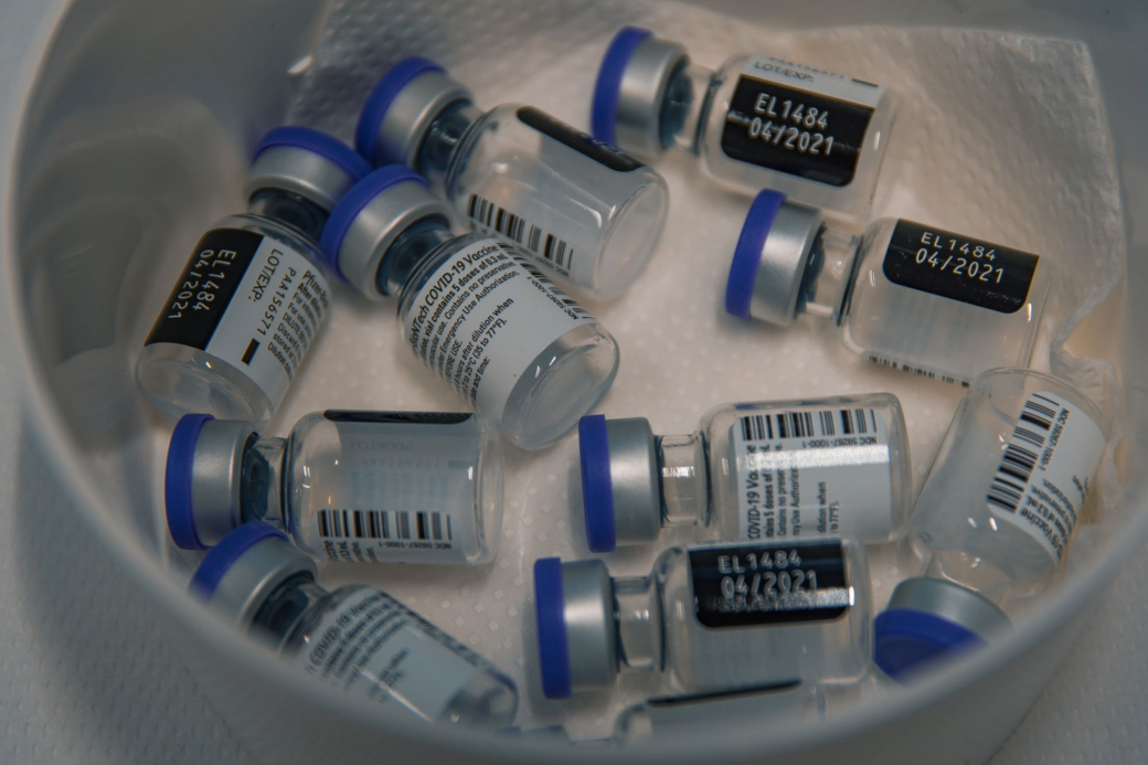 Nový hlubokomrazicí box pro skladování vakcíny proti covidu už slouží v lékárně zlínské nemocnice