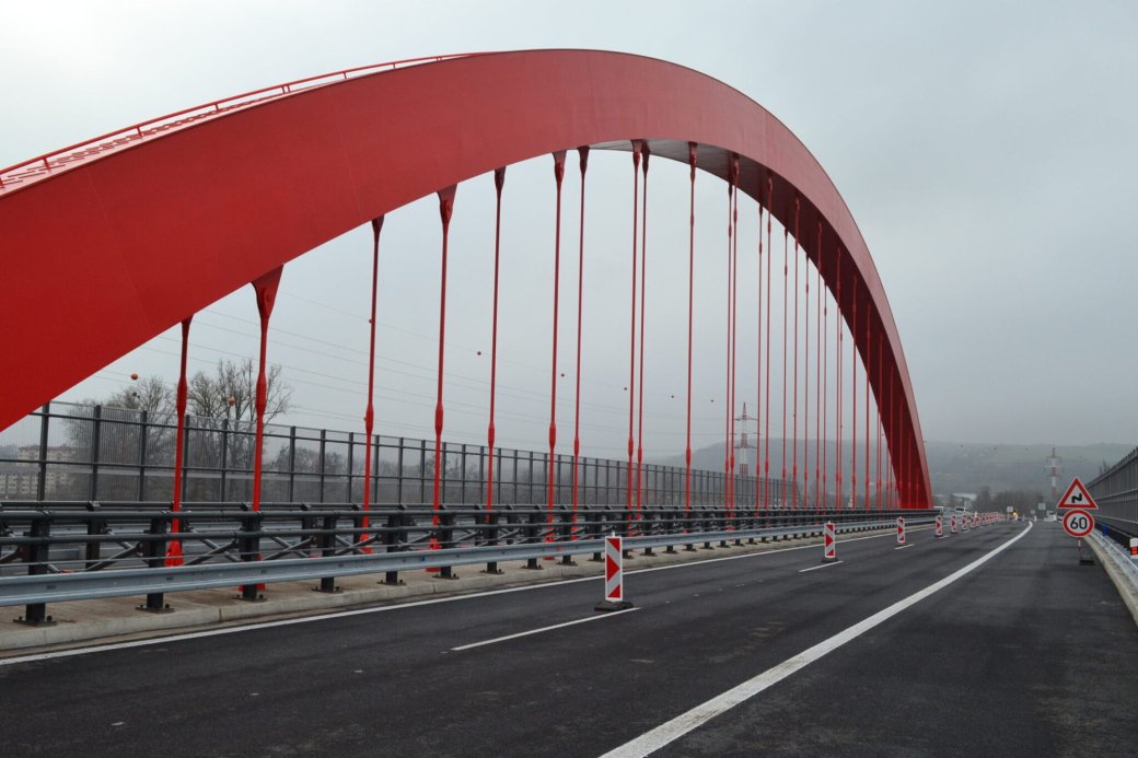 Napajedelský „Golden Gate Bridge“ se otevřel řidičům. Je druhý nejdelší na Moravě