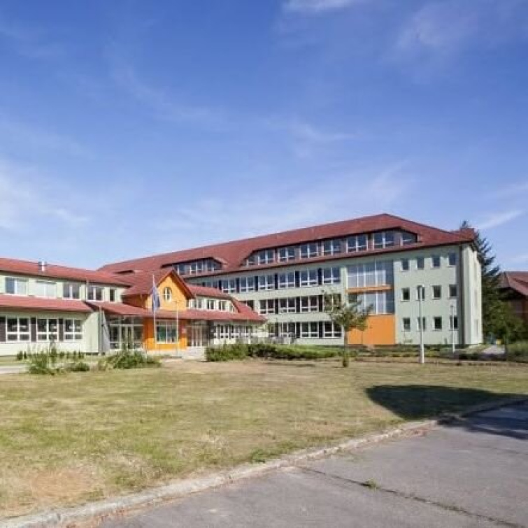 Nové parkoviště, komunitní centrum i sportovní zázemí. Kraj schválil další podporu obcím
