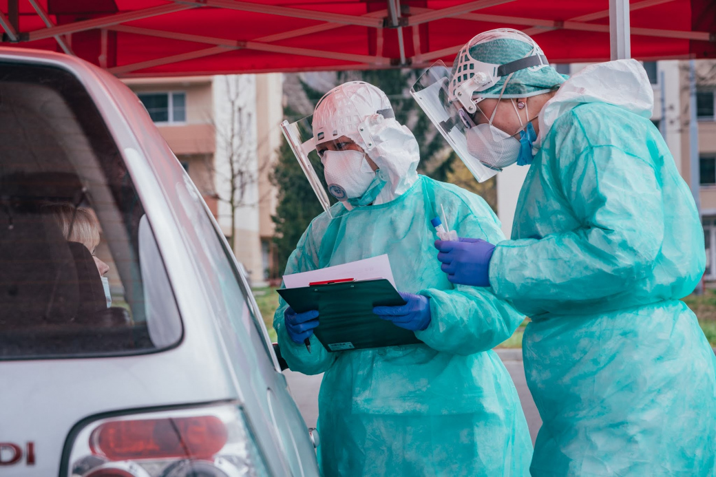 Odběrů u pacientů s podezřením na onemocnění covid-19 jsou ve Zlíně tisíce a další přibývají