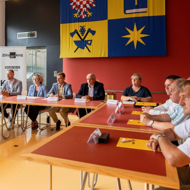 Zlínský kraj podpořil společný projekt odkanalizování Luhačovického Zálesí. Partneři podepsali memorandum o spolupráci
