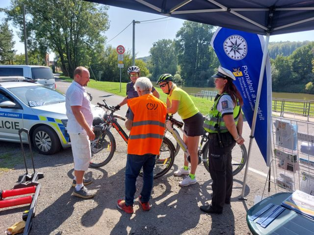 Policisté se zaměřili na „elektrocyklisty“ na cyklostezce 