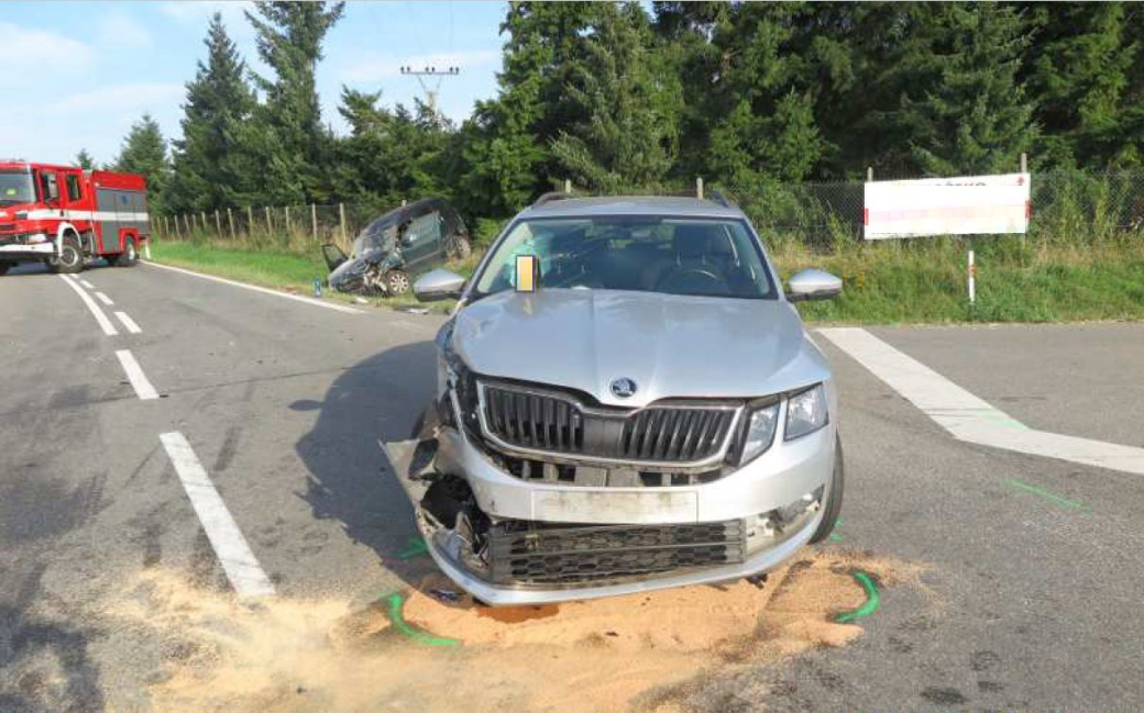 Policisté v civilu na motorkách zasahovali u vážné dopravní nehody