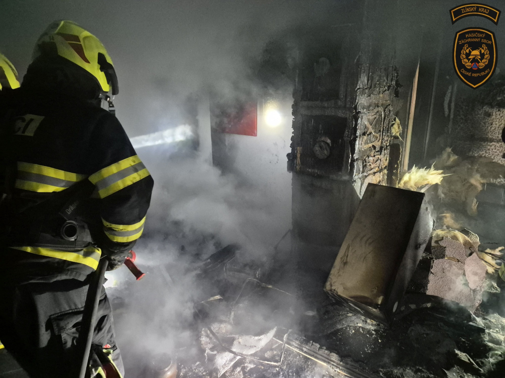 Požár RD v Ostrožské Nové Vsi způsobil škodu za 2 miliony