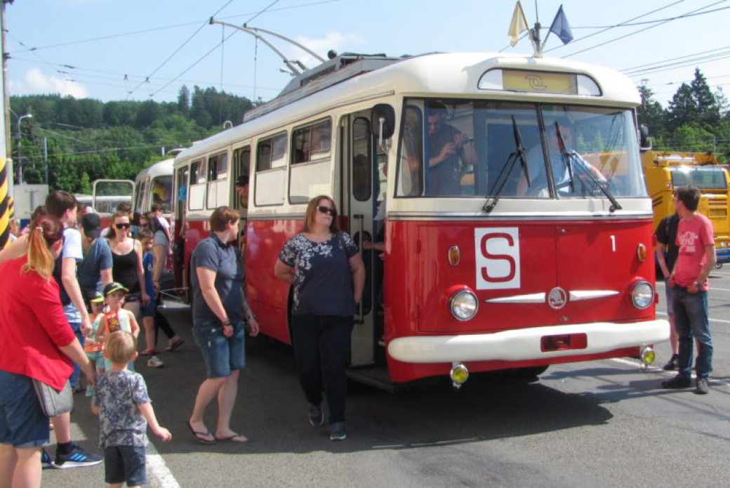 Provoz MHD ve Zlíně o prázdninách zpestří historická vozidla