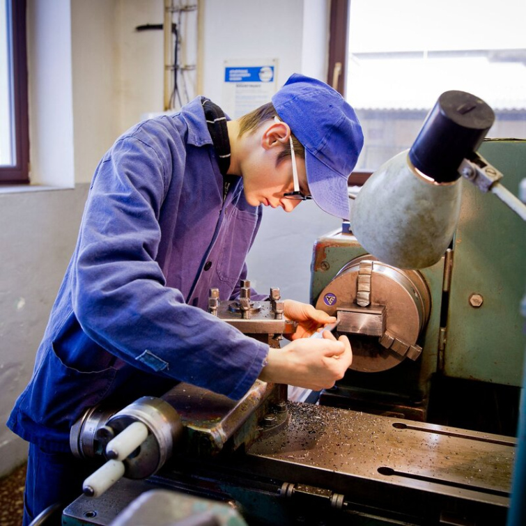 Radní podpořili iniciativu na záchranu strojírenství v kraji částkou 600 tisíc korun