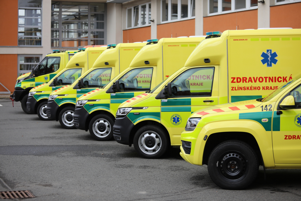 Zdravotnická záchranná služba Zlínského kraje má nové vozy za 20 milionů korun