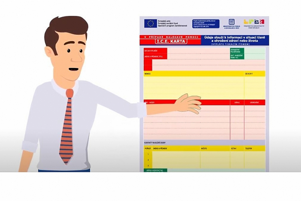 Seniorská obálka pomáhá při záchraně života. Nově vznikla kapesní forma s informacemi o očkování