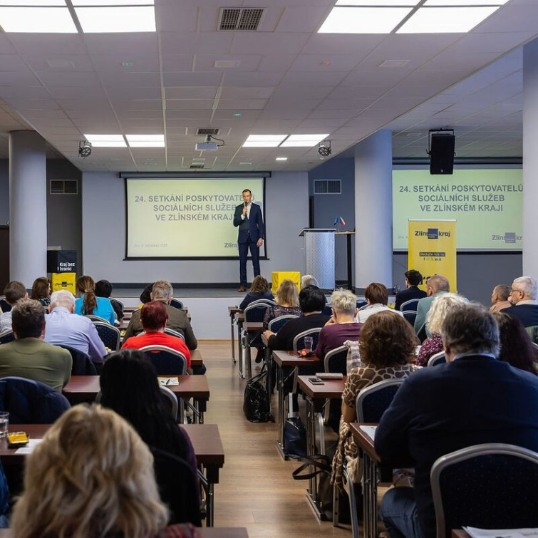 Zlínský kraj uspořádal setkání s poskytovateli sociálních služeb, hovořilo se o financování i legislativních změnách