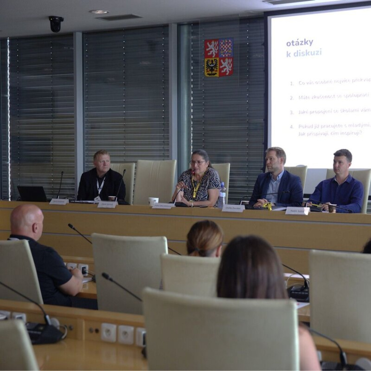 Kraj uspořádal setkání se zaměstnavateli na téma spolupráce se školami v kariérovém poradenství