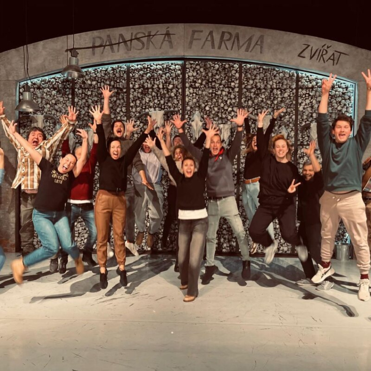 Slovácké divadlo slaví 80 let a chystá komedii S tebou mě baví svět