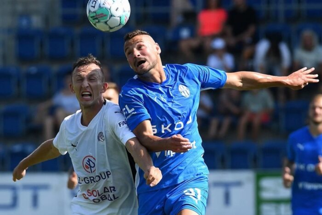 Slovácko odvrátilo porážku až v nastavení. Mladá Boleslav dohrávala v devíti