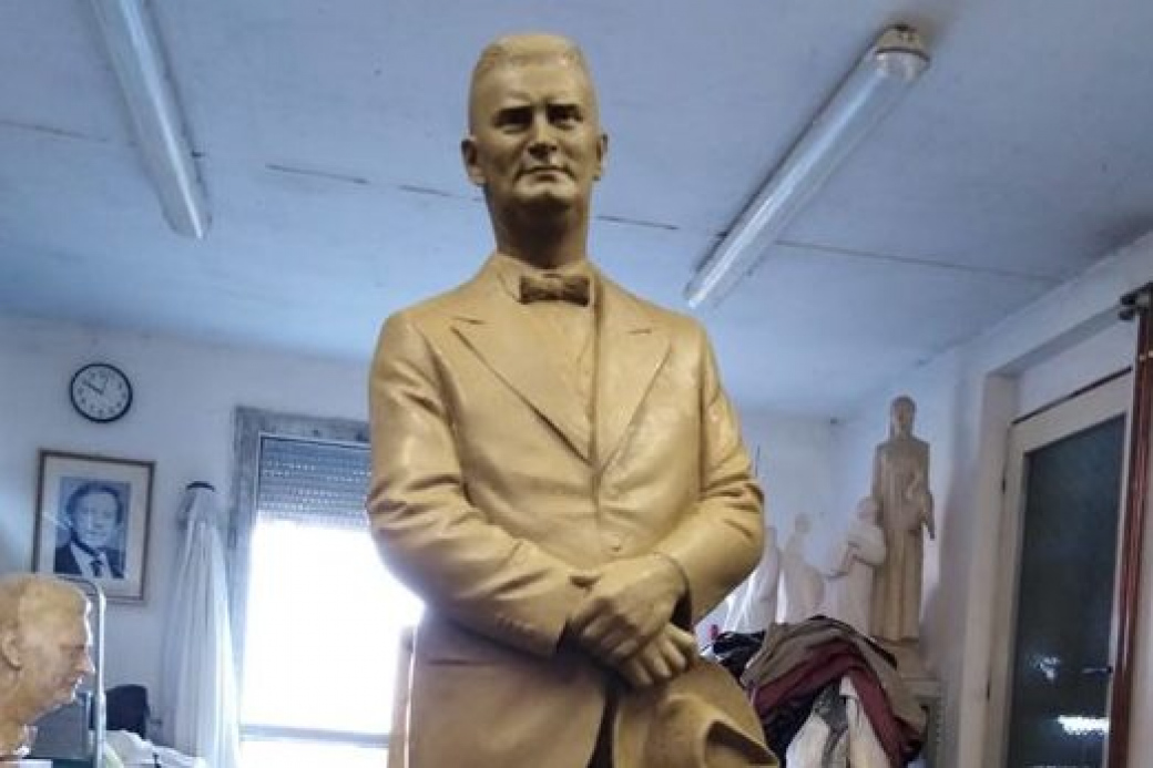 Na sochu Jana Antonína Bati v Otrokovicích přispěla i veřejnost
