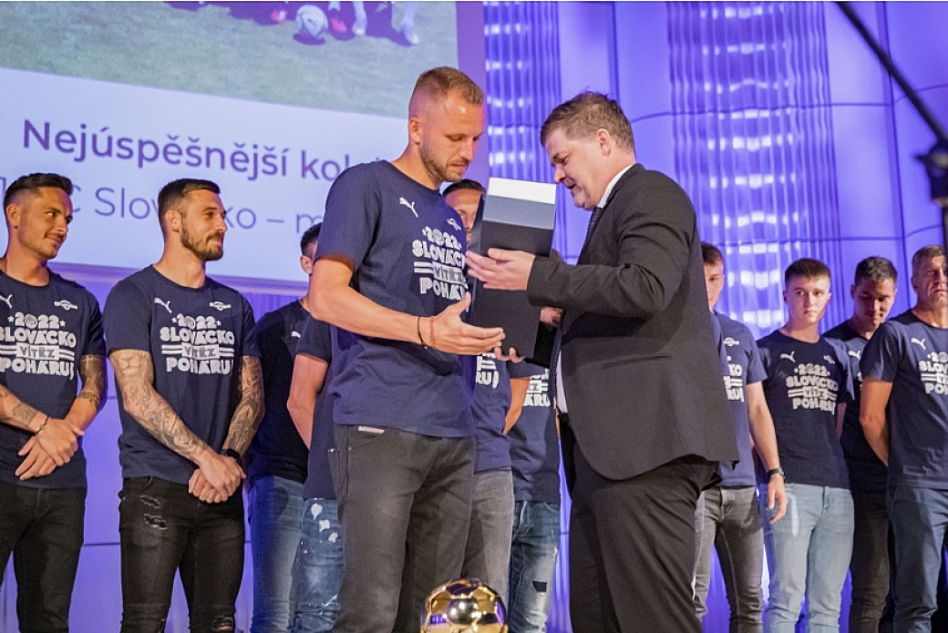 Sportovcem Zlínského kraje roku 2021 je stolní tenistka Hana Matelová, nejúspěšnějším kolektivem fotbalisté Slovácka