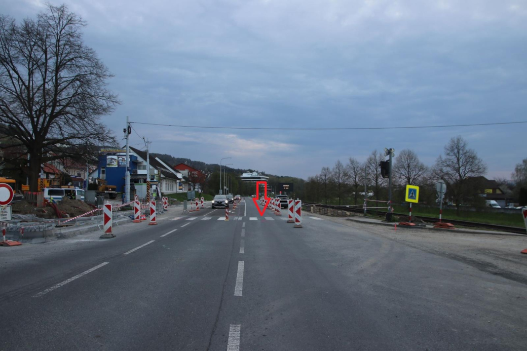 Řidič srazil na přechodu ženu na bruslích. Skončila v nemocnici