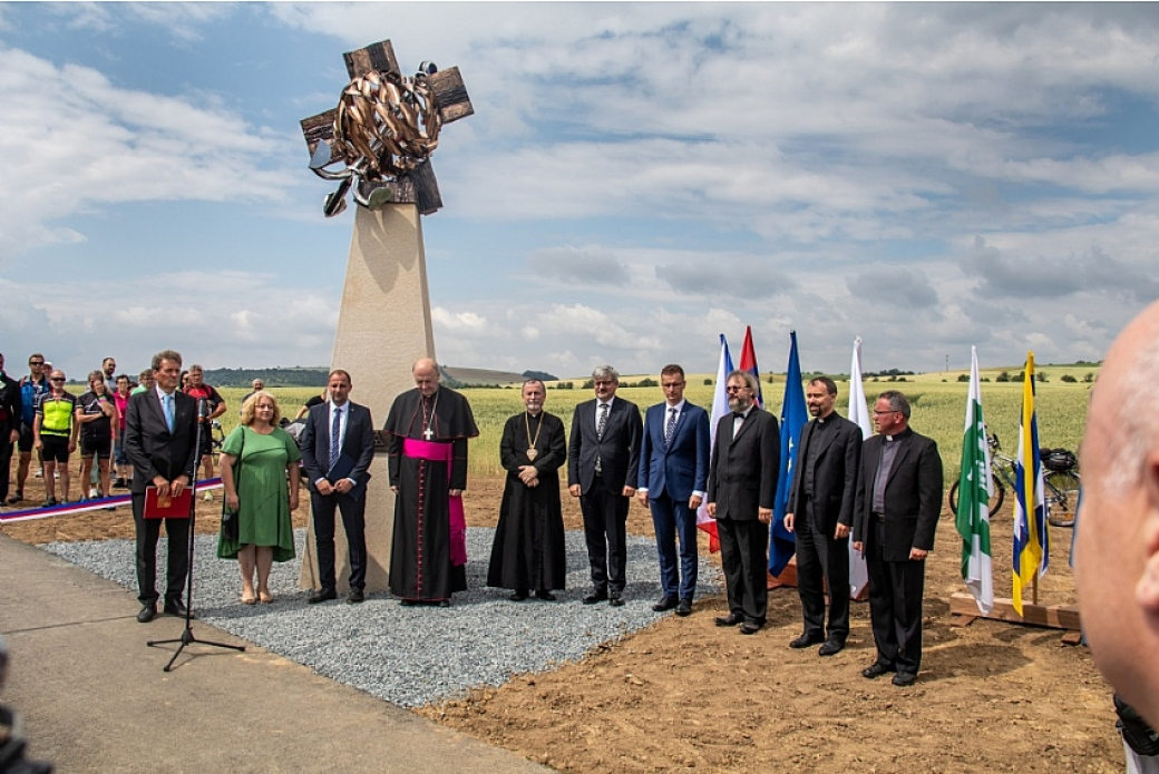 Mezi Zlechovem a Boršicemi byla slavnostně otevřena Cyklostezka svatého Metoděje