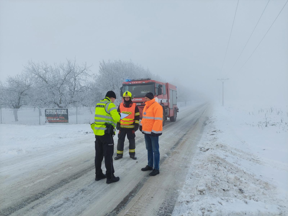 Tragická nehoda. Muž vjel na přejezd  i přes sundané závory