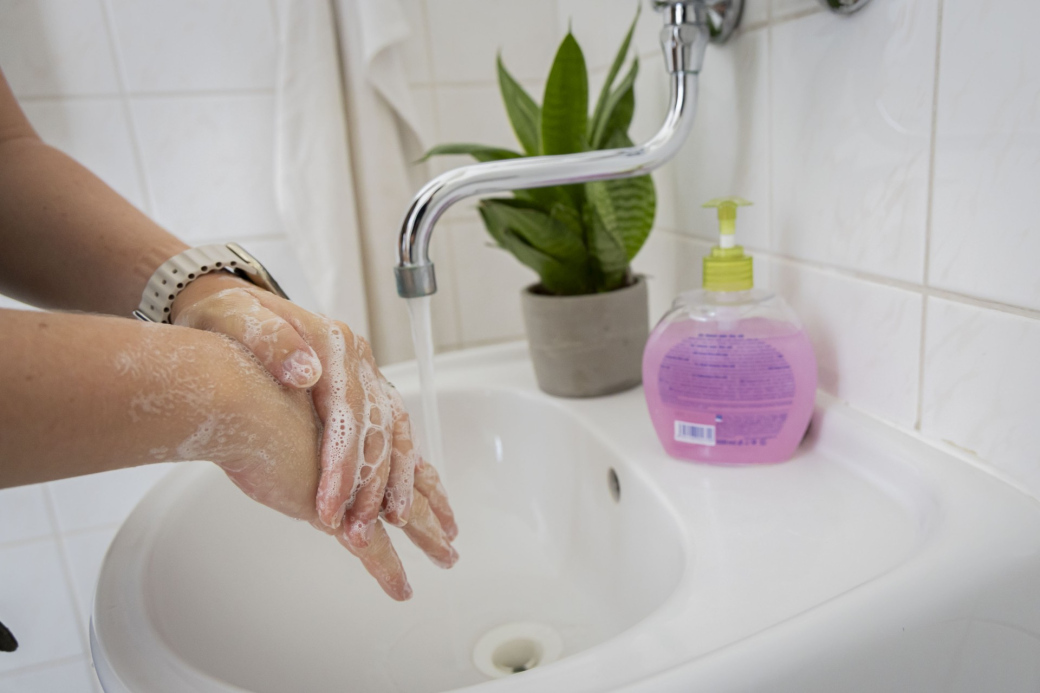 Hygienička KNTB: Mytí rukou lidé často podceňují