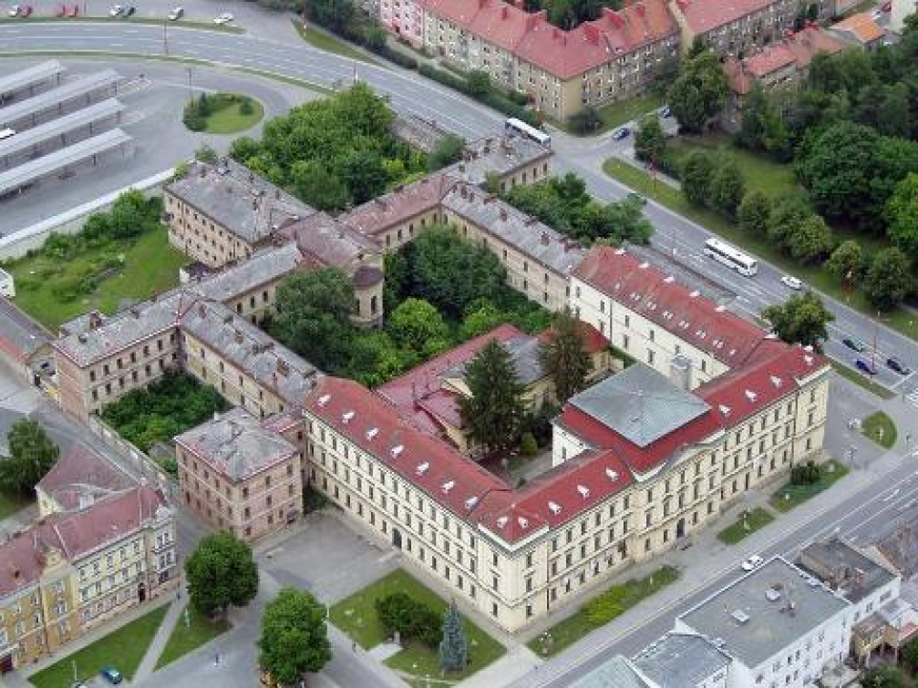 Peníze na nákladnou rekonstrukci bývalé věznice v Uherském Hradišti jsou prý na dohled