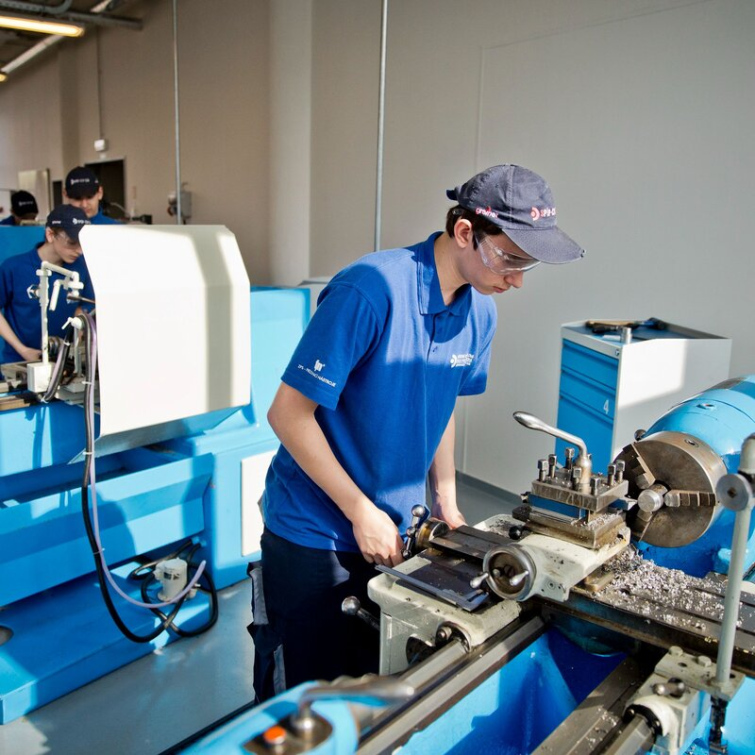 Volbu školy ovlivňují zájmy, rodina i budoucí příjem. Zlínský kraj pomáhá, aby se deváťáci rozhodli správně