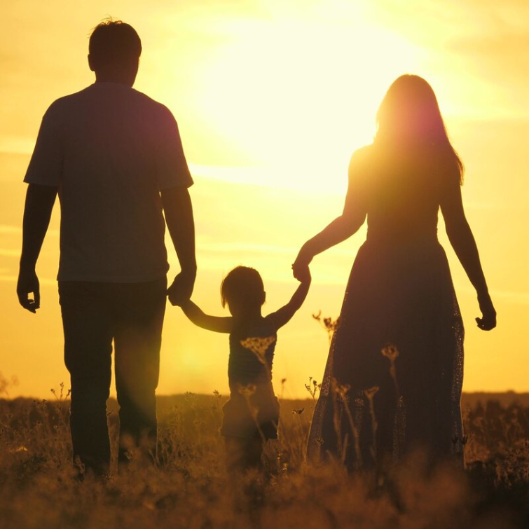 Výstava o pěstounství představí příběhy rodin i nový vizuální styl