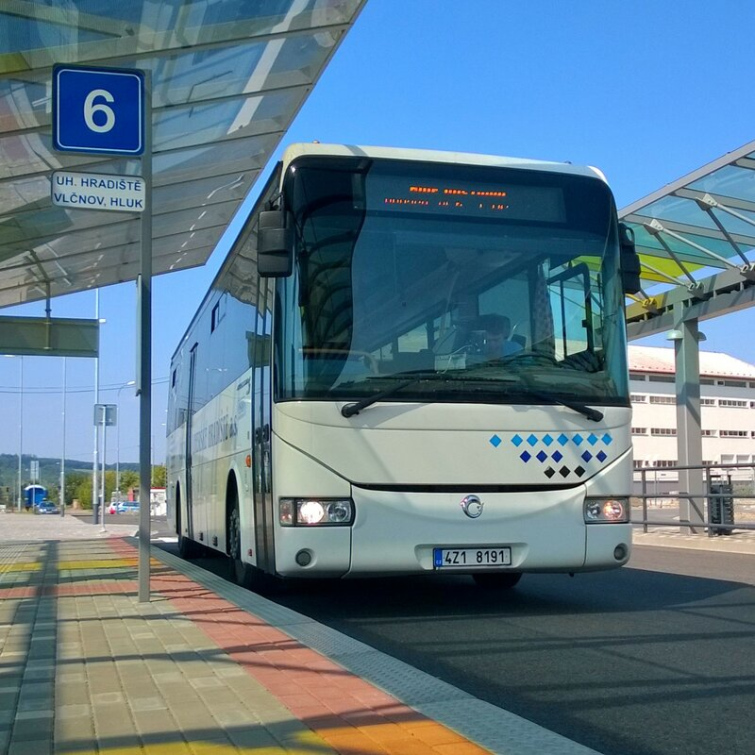 Nová linka, tarifní výjimky i začínající výluka. Od 3. března se ve Zlínském kraji mění jízdní řády