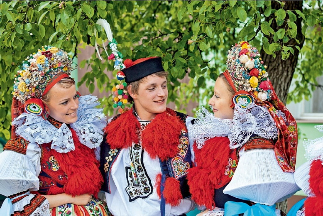 Zlínský kraj vydal zpěvník 200 let starých lidovek z Valašska