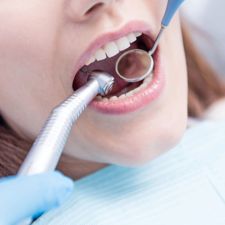 Hejtmanství podpoří vybavení zubních ambulancí i vzdělávání začínajících lékařů