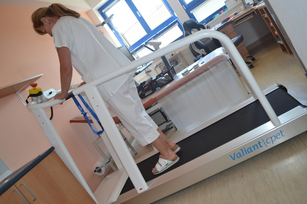 Kardiologická ambulance Nemocnice Valašské Meziříčí má ve svém portfoliu nový běhací pás