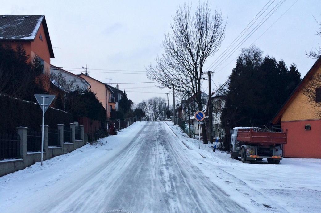 Meziříčská radnice se během jara pustí do stavby nového chodníku v Podlesí