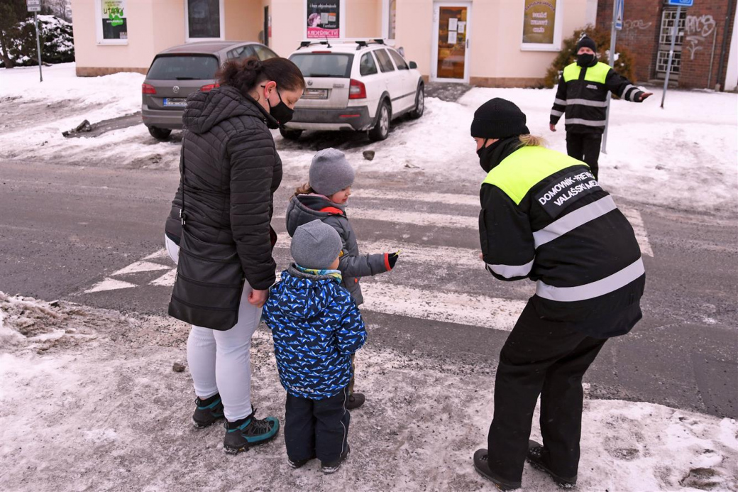 Chodci ve Valmezu jsou vidět