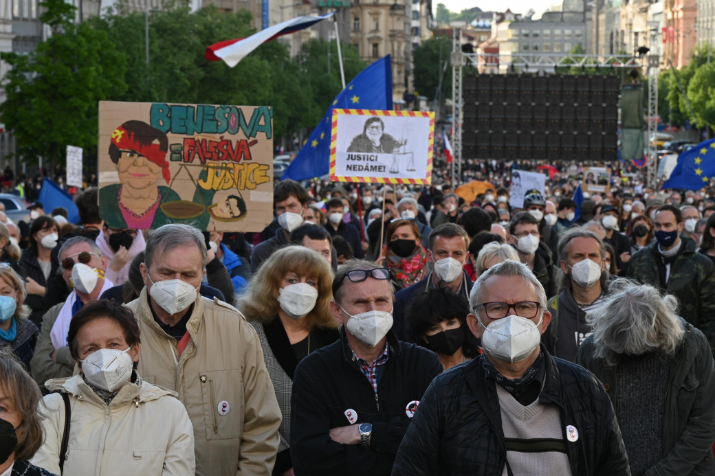 Zemane, táhni do Ruska! Demonstrace proti politice Hradu proběhly v celé republice