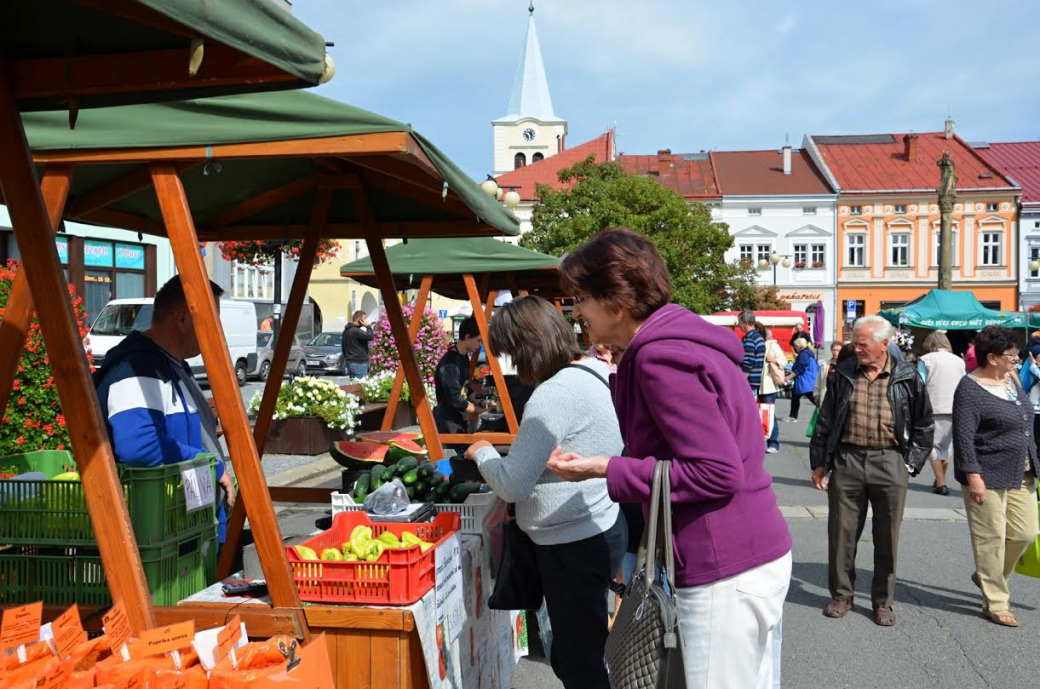 Do Valašského Meziříčí se vrací oblíbené farmářské trhy