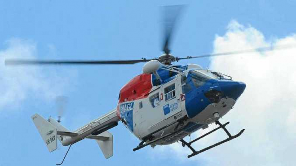 Nehoda u Vsetína: Pro zraněného seniora letěl vrtulník