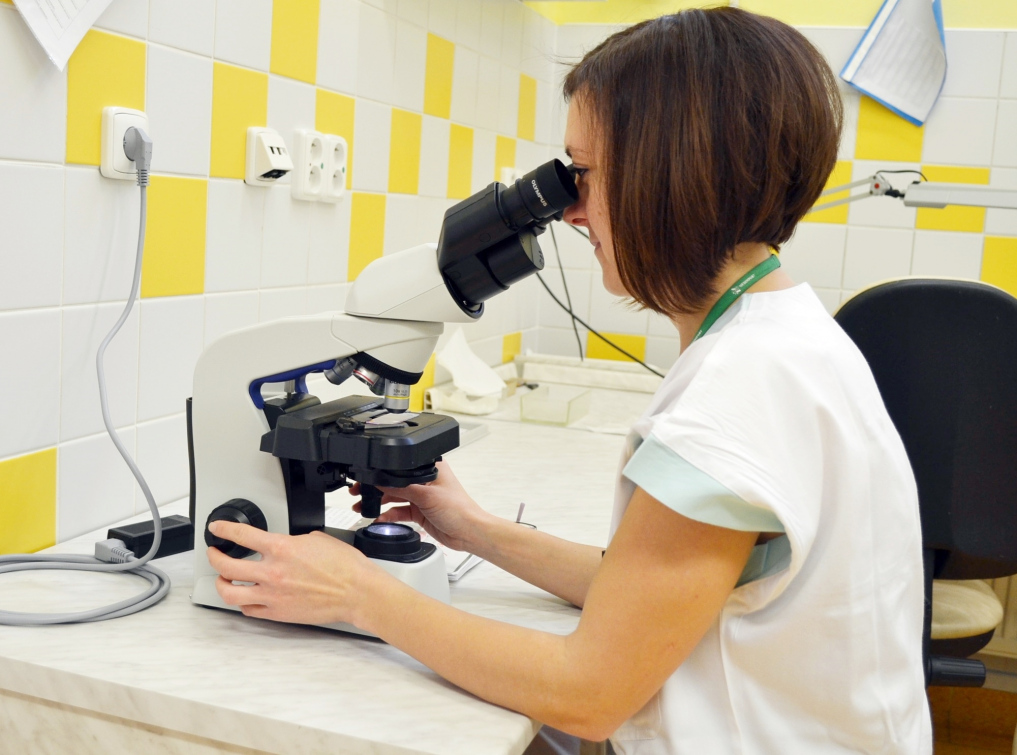 Patologové Nemocnice Valašské Meziříčí vyšetřují novým klinickým mikroskopem