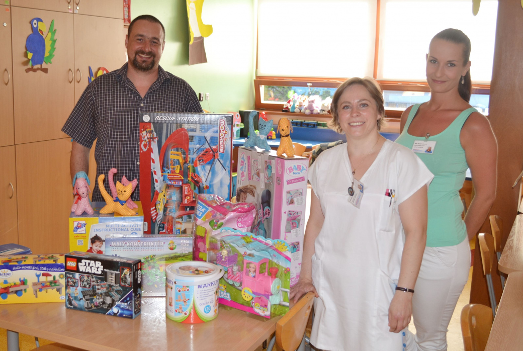 Nové hračky zpříjemní dětem hospitalizovaným v Nemocnici Valašské Meziříčí letní prázdniny