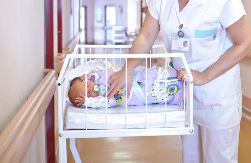 Duben, měsíc císařských porodů, si připomínají také v Nemocnici AGEL Valašské Meziříčí