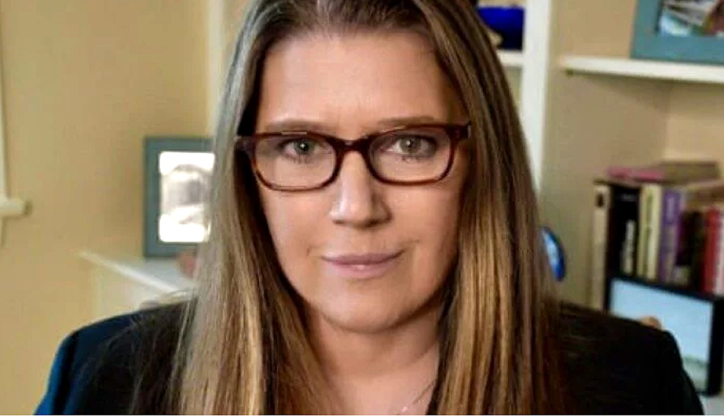 Jsi zvrácený, deviantní a poškozený malý muž, Donalde. Prezidentova neteř Mary odsoudila jeho chování