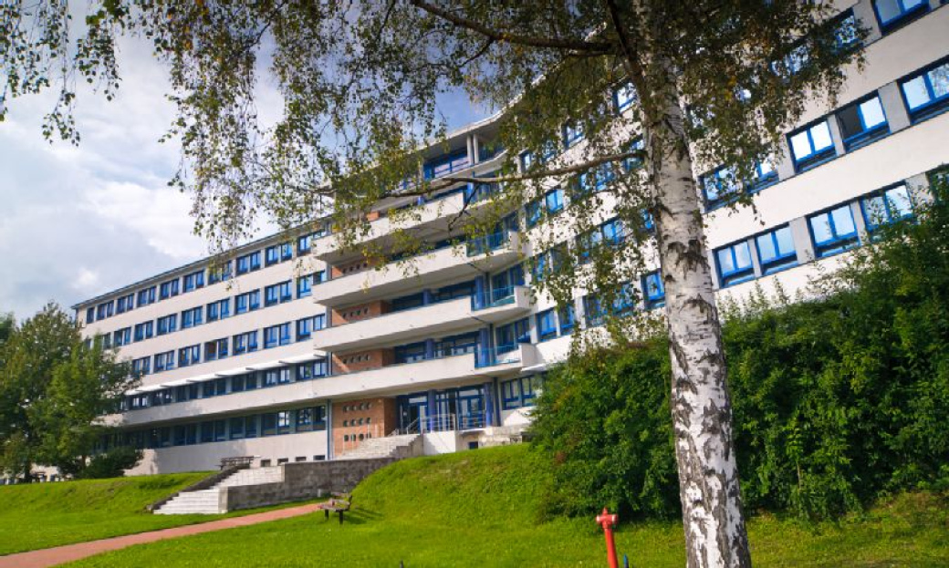 Nemocnice Valašské Meziříčí od dnešního dne zakázala návštěvy lůžkových oddělení